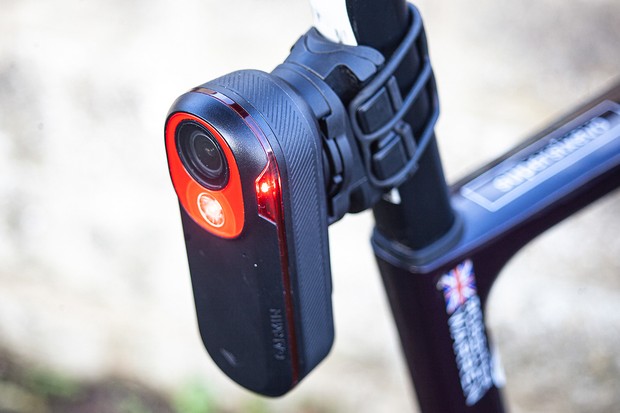 Garmin Varia RCT715 combine un feu arrière, une caméra de sécurité arrière et un radar arrière