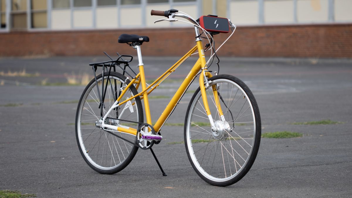 Swytch, un kit de conversion vélo électrique qui tient dans la poche