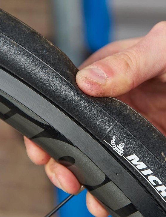 Vérifiez vos pneus avant chaque sortie.