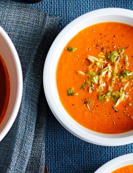 Soupe aux tomates et pain de maïs - la nourriture réconfortante ultime