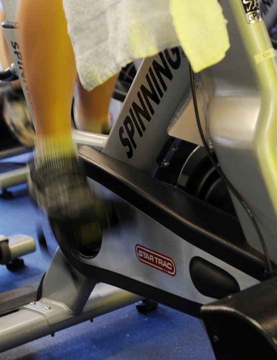 Les cours de spinning sont un excellent moyen de chronométrer des kilomètres pendant les mois d'hiver sinistres