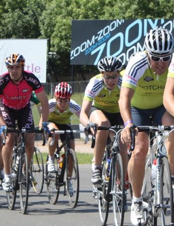 Rouler en groupe en toute sécurité est une compétence cycliste clé