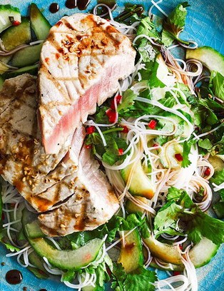 Un steak de thon est facilement aussi satisfaisant qu'un steak de bœuf, s'il est bien préparé