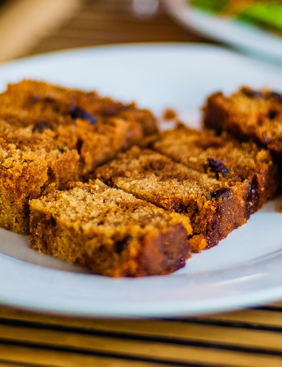 Le gâteau aux fruits est un bon choix d'après-midi