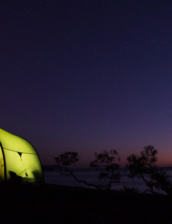 Camper pendant que vous faites du vélo est le moyen le moins cher de voyager à l'étranger