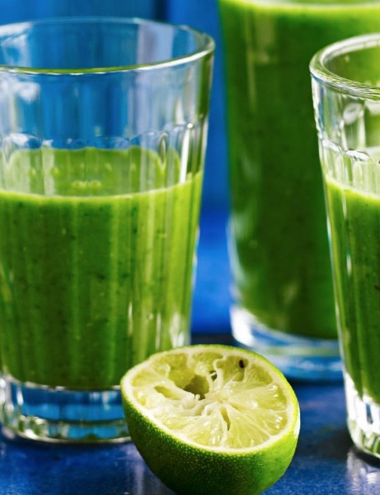 On adore la couleur verte folle de ce smoothie !