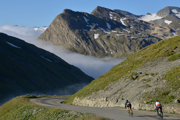 Comment descendre en toute sécurité sur un vélo de route