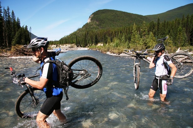 TransRockies - maintenant appelé le Singletrack 6 - est une aventure de vélo de montagne de plusieurs jours