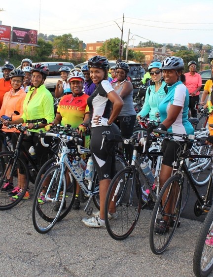 Black Girls Do Bike: Pittsburgh et les membres du Pittsburgh Major Taylor Cycling Club