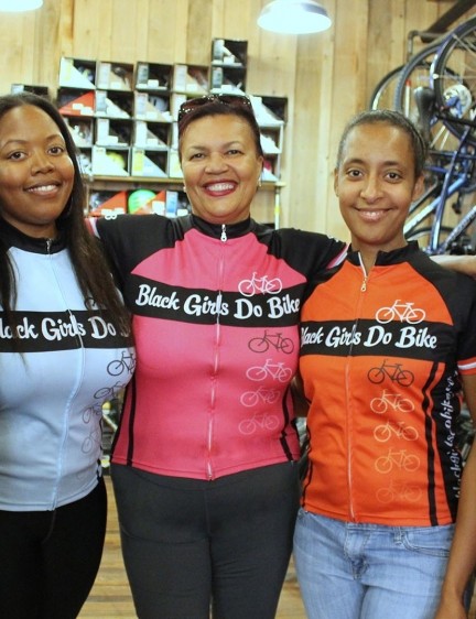 Black Girls Do Bike est une organisation dédiée à encourager plus de femmes, et en particulier les femmes noires, à faire du vélo