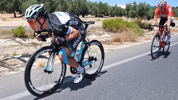 Alors que certaines courses sont gagnées ou perdues dans les descentes, d'autres coureurs utilisent de solides compétences en descente pour conserver leur énergie