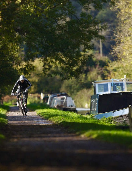 Les balades sur les chemins de halage sont excellentes car le chemin est totalement plat, il s'agit donc de pédaler et de faire tourner vos engrenages