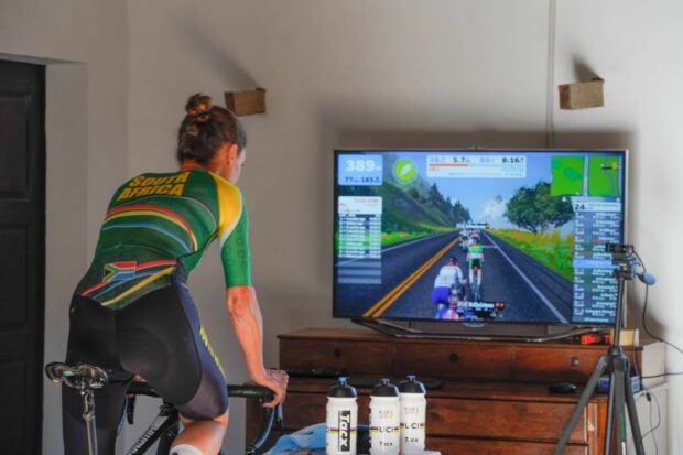 Ashleigh Moolman Pasio racing on Zwift in her paincave