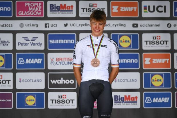 STIRLING SCOTLAND AUGUST 11 Bronze medalist Louis Leidert of Germany poses on the podium during the medal ceremony after the Men Junior Individual Time Trial a 228km race from Stirling to Stirling at the 96th UCI Cycling World Championships Glasgow 2023 Day 9 UCIWT on August 11 2023 in Stirling Scotland Photo by Dario BelingheriGetty Images