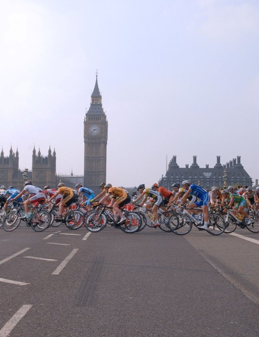 Plus de 20 000 cyclistes parcourront les mêmes rues emblématiques de Londres que les pros