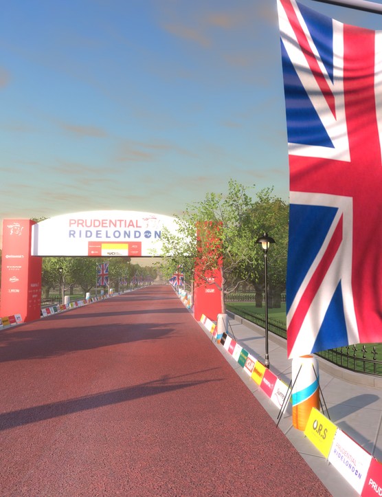 Plus de 100 000 coureurs participeront aux événements RideLondon réels ce week-end, mais Zwift permet à plus de coureurs du monde entier d'accéder à son parcours 3D