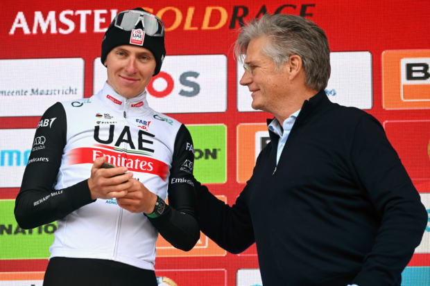 Amstel Gold Race 2023 winner Tadej Pogačar with race director Leo van Vliet