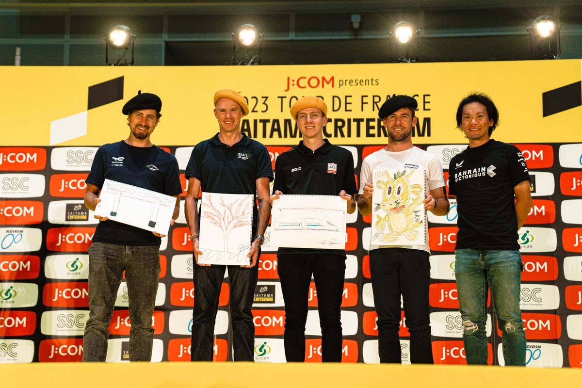 Kuss "coup de génie", Cavendish dessine un dragon lors de la journée des médias du Saitama Criterium