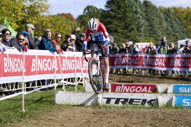 Dutch champion Puck Pieterse (Fenix-Deceuninck) rides to second place at 2023 World Cup Waterloo