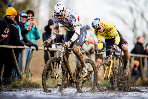 Mathieu van der Poel (Alpecin-Deceuninck) and Wout van Aert (Visma-Lease a Bike)