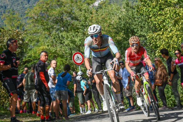 Lawrence Naesen competes for Belgium at the 2023 Gravel World Championships