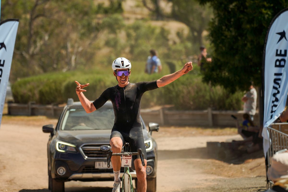 Mark O'Brien et Courtney Sherwell débloquent des poussées en solo pour décrocher Sutton Grange Gravel