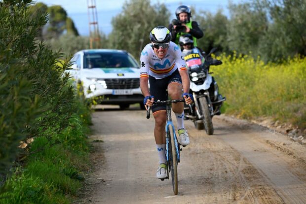 Oier Lazkano on the attack in the Clásica Jaén Paraiso Interior