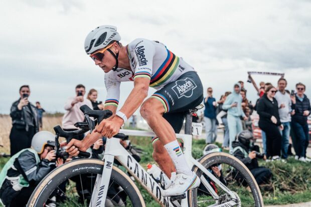 Picture by Zac Williams/SWpix.com - 07/04/2024 - Cycling - 2024 Paris Roubaix - Mathieu Van Der Poel, Alpecin Deceuninck.