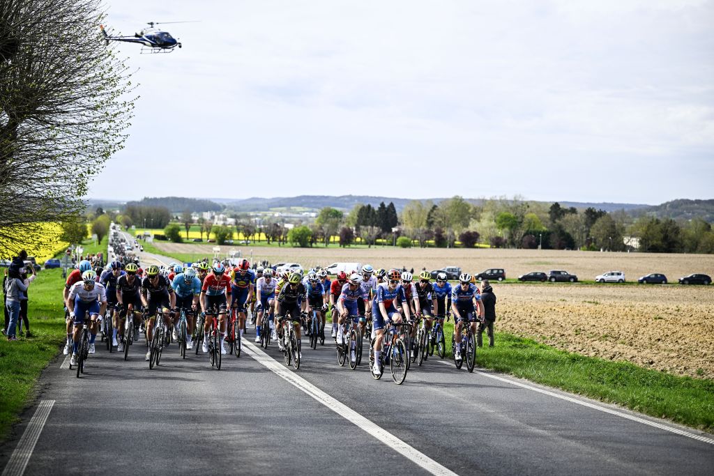Paris-Roubaix 2024 : les premiers kilomètres