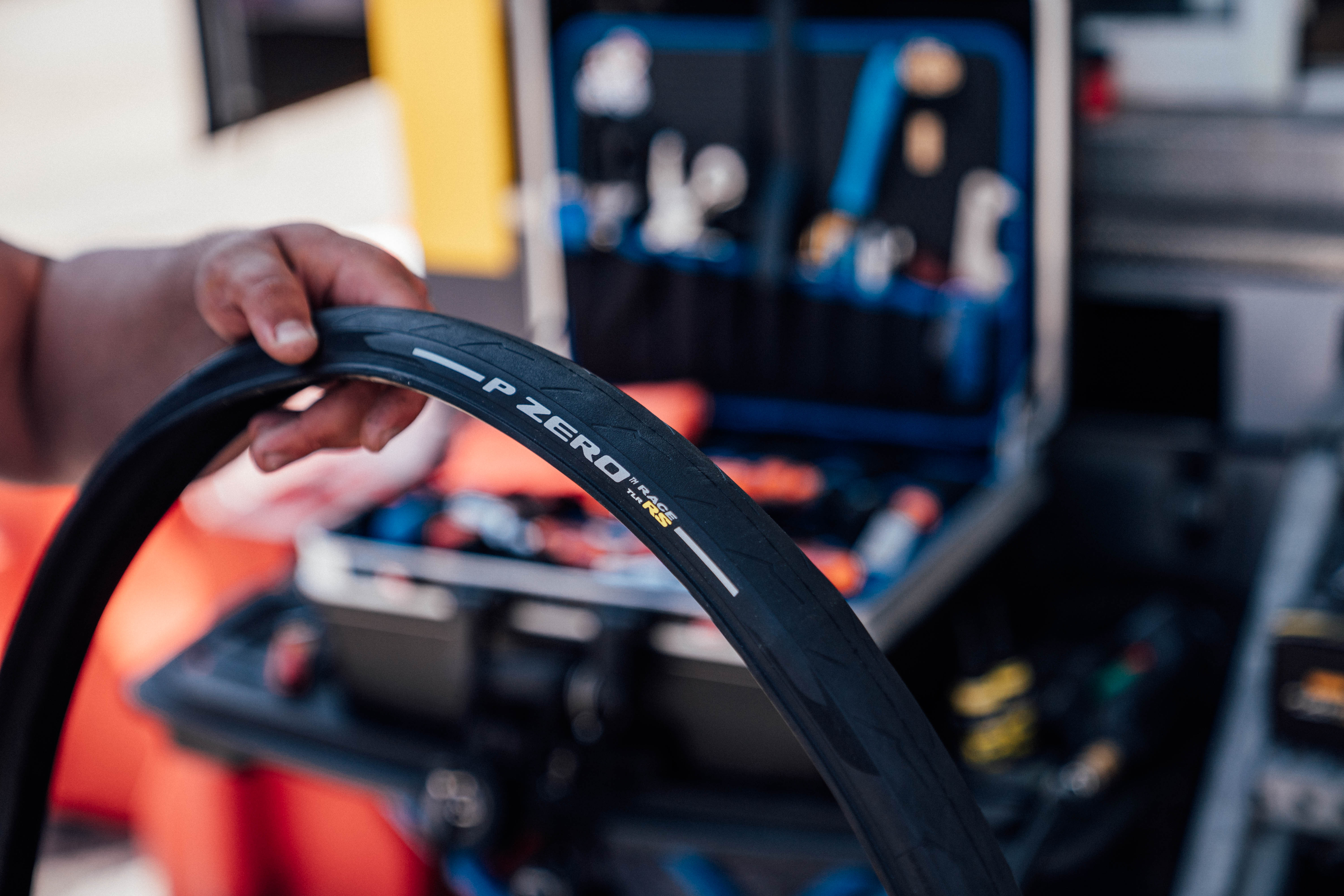 Gros plan sur les nouveaux pneus Pirelli P Zero Race TLR RR