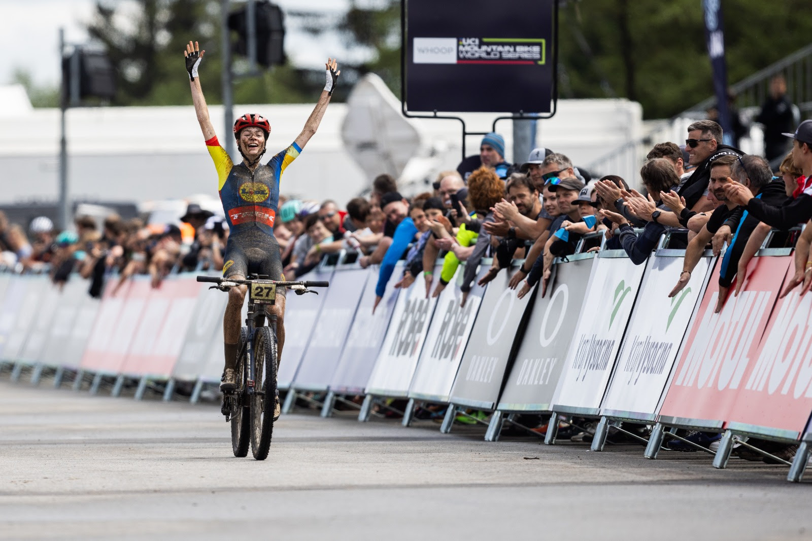 La Canadienne Isabella Holmgren (Lidl-Trek) remporte la course XCC U23 à la Coupe du monde 2024 Nove Mesto