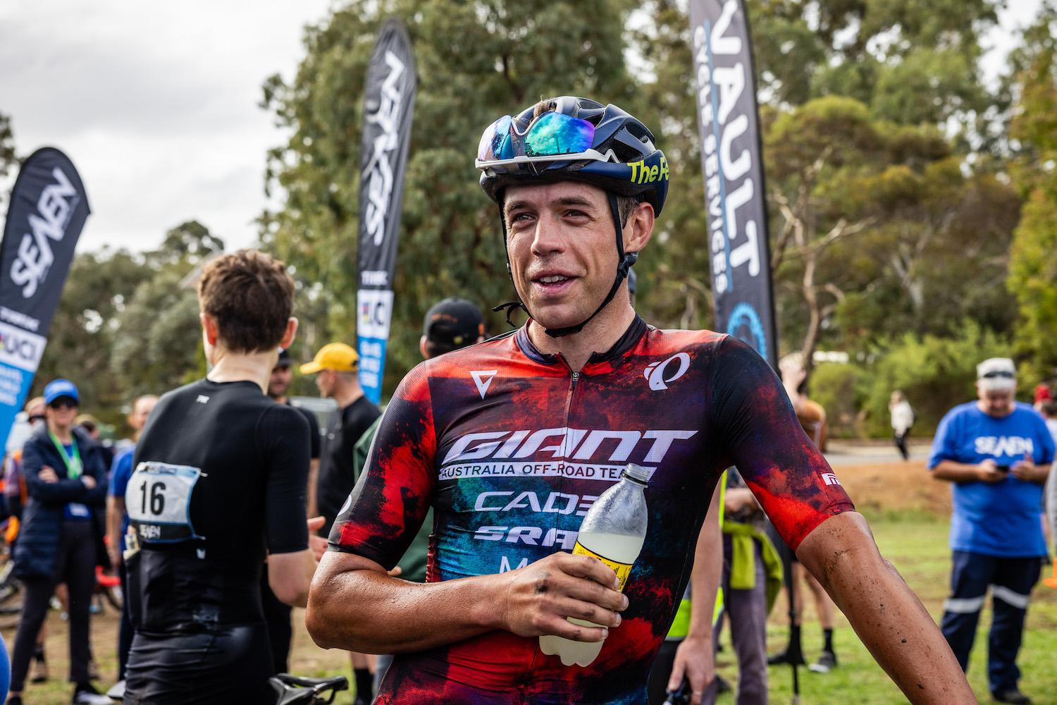 Brendan Johnston remporte la SEVEN Gravel course 2024, qui fait partie des UCI Gravel World Series