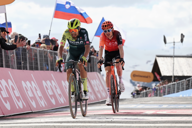 Dani Martinez and Geraint Thomas finish stage 15 of the Giro d