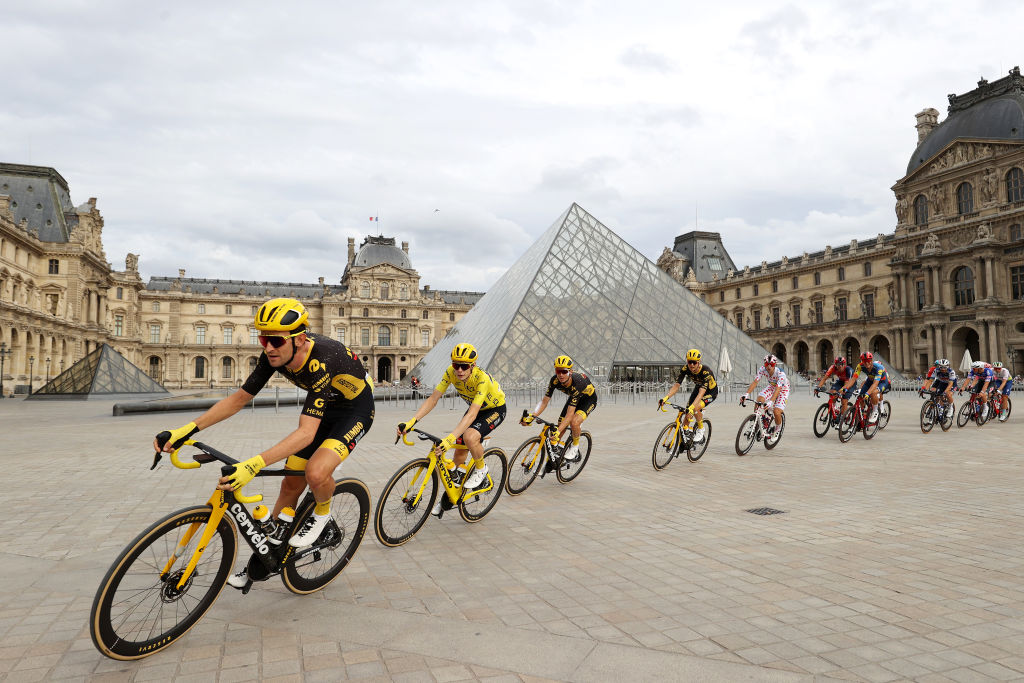 Tour de France 2023 : Jonas Vingegaard et ses coéquipiers se dirigent vers sa victoire sur la 21e étape