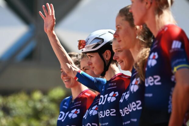 Marta Cavalli with her FDJ Suez teammates