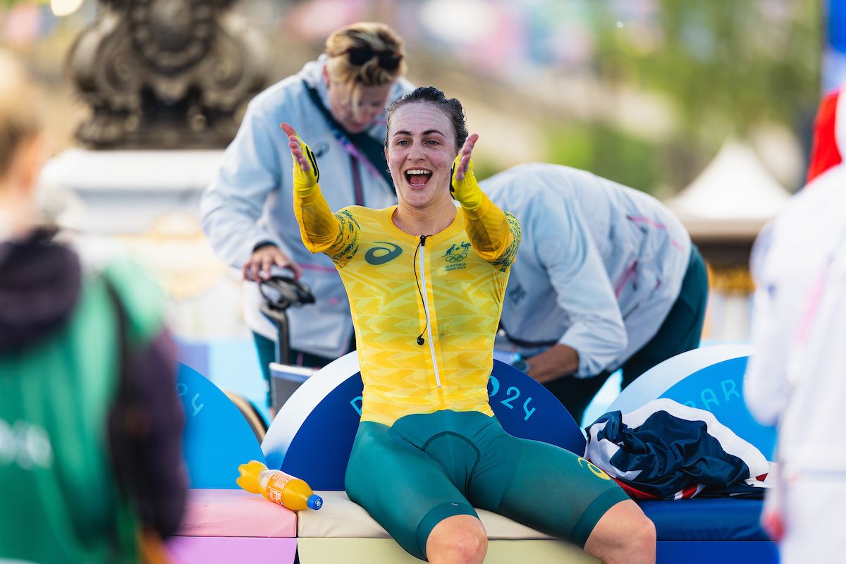 Picture by Alex WhiteheadSWpixcom 27072024 Paris 2024 Olympics Road Cycling Womens Time Trial 324km Invalides to Pont Alexandre III Paris France Grace Brown of Australia wins Gold