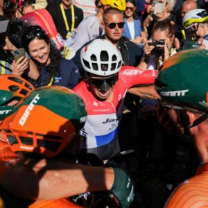 Tour de France stage 6: Dylan Groenewegen, complete with