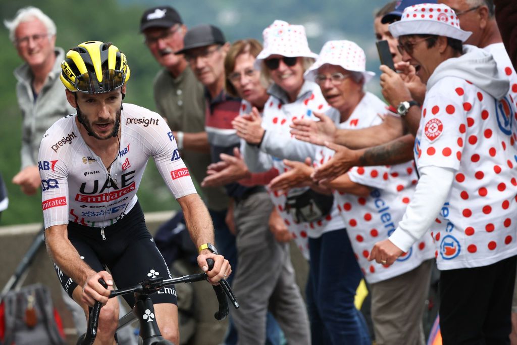 Adam Yates attacks on the final ascent of Saint-Lary-Soulan Pla d