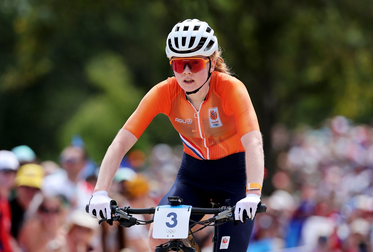 Puck Pieterse took fourth in the Paris Olympics MTB event