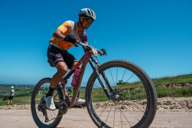 Howard Grotts grièvement blessé dans un accident à Breck Epic, à un mile de la ligne d'arrivée