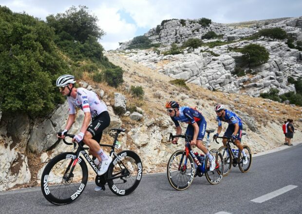 Jay Vine souffre toujours de ses blessures à Itzulia mais est « heureux d'être de retour » à la Vuelta