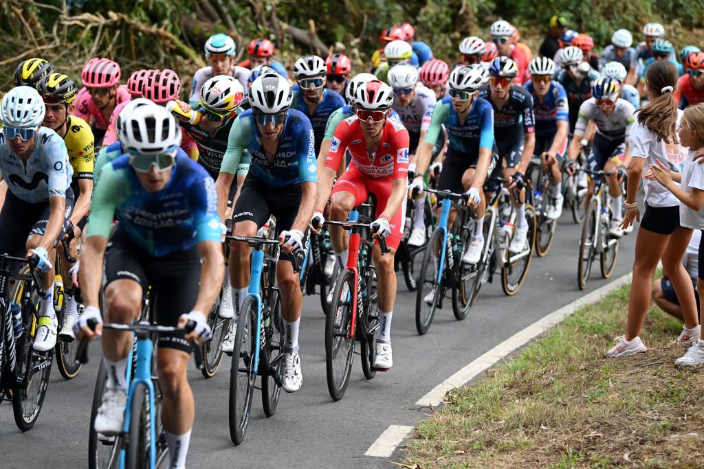 Les cartons jaunes pleuvent sur la 11e étape de la Vuelta a España, Decathlon AG2R La Mondiale en reçoit quatre