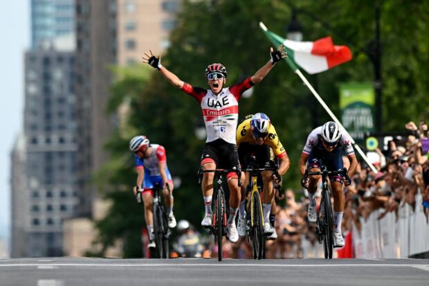 Tadej Pogačar outsprinted Wout van Aert to victory in Montréal in 2022