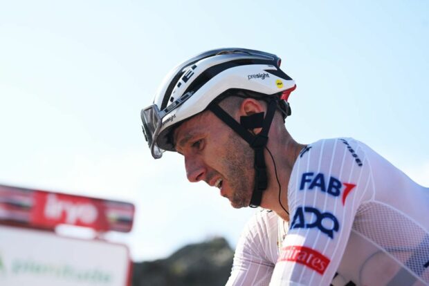 UAE Team Emirates : Adam Yates reste protégé sur la Vuelta a España malgré une perte de temps en début de course à cause de la chaleur