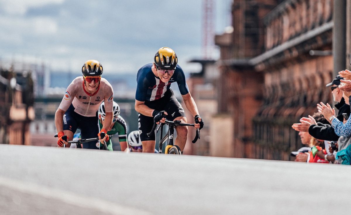 Picture by Zac Williams - 12/08/2023 - Road Cycling - 2023 UCI Cycling World Championships - Loch Lomond to Glasgow, Scotland - Under-23 Road Race - Colby Simmons, Team USA.