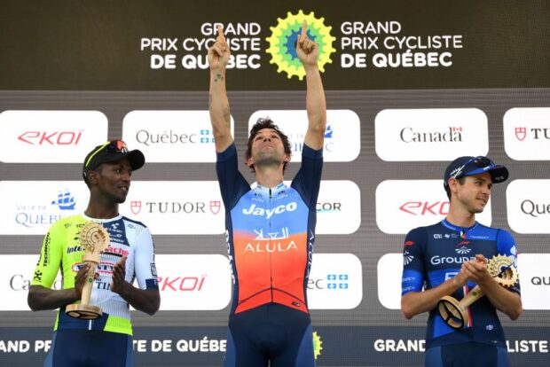 Michael Matthews dédie son troisième triomphe au GP de Québec à sa défunte grand-mère après une semaine de préparation émouvante