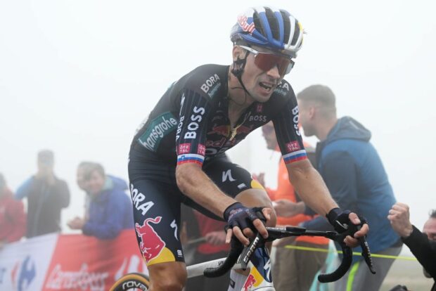 Primož Roglič "mieux" sur Cuitu Negru dans la Vuelta a España, réduit l'écart avec Ben O'Connor