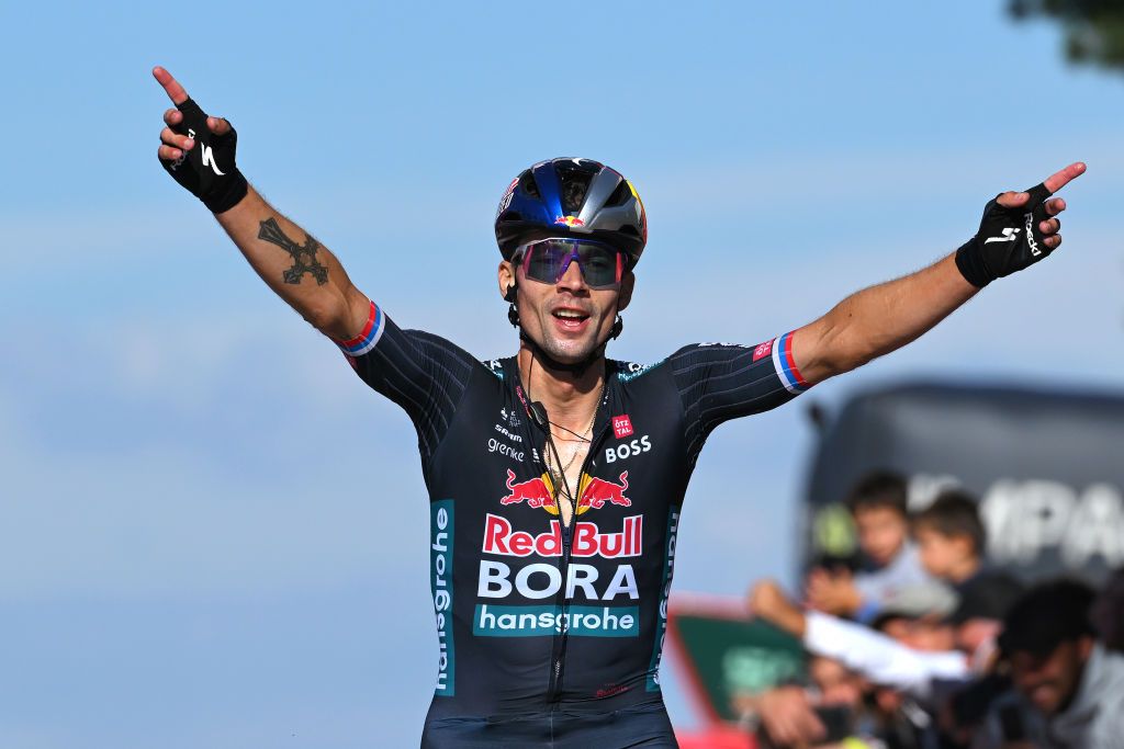 Relégation Watch : la victoire de Primož Roglič sur la Vuelta donne des ailes à Red Bull-Bora-Hansgrohe au classement UCI