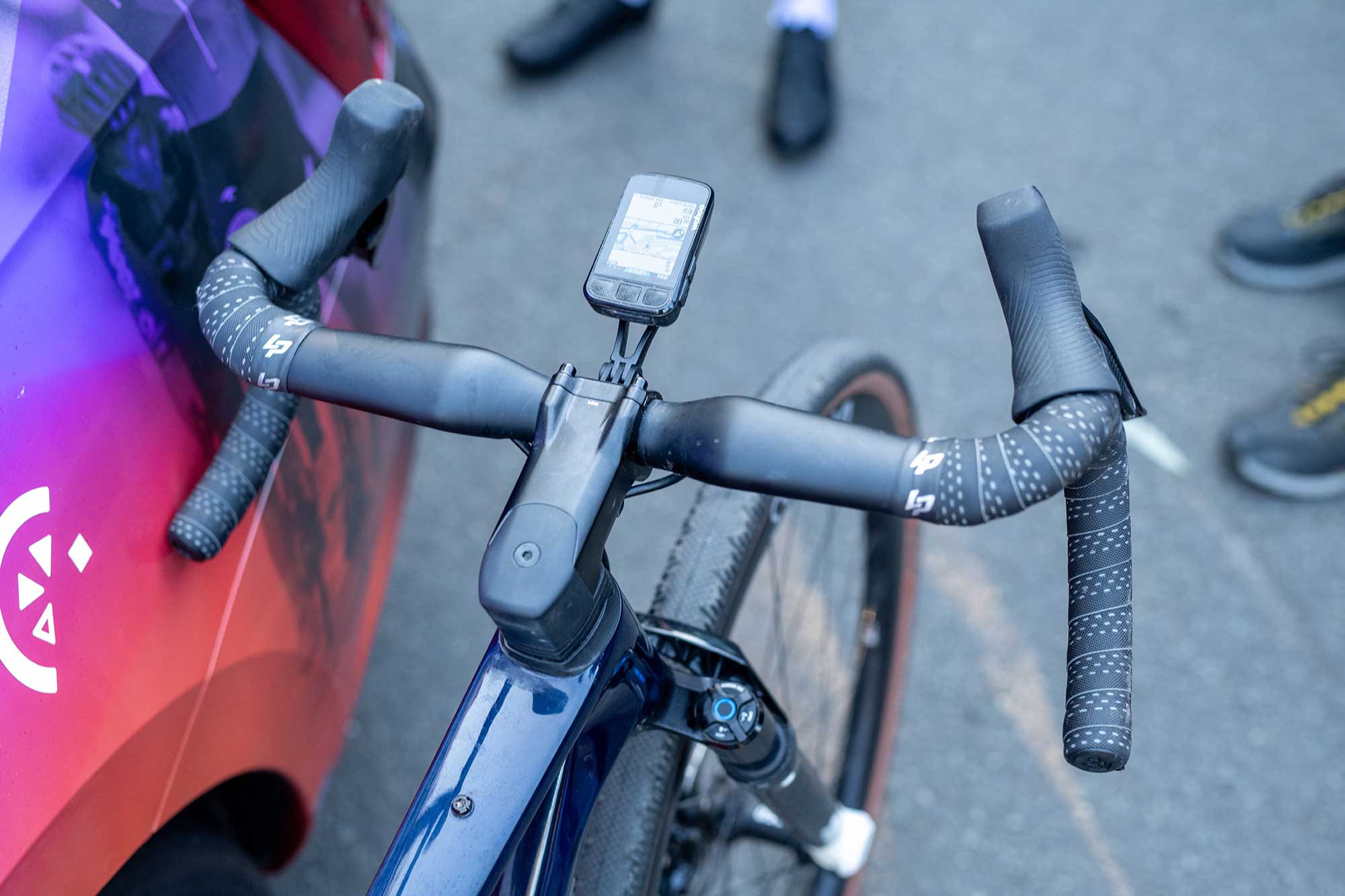 Guidon évasé sur le vélo gravel inédit Lapierre.