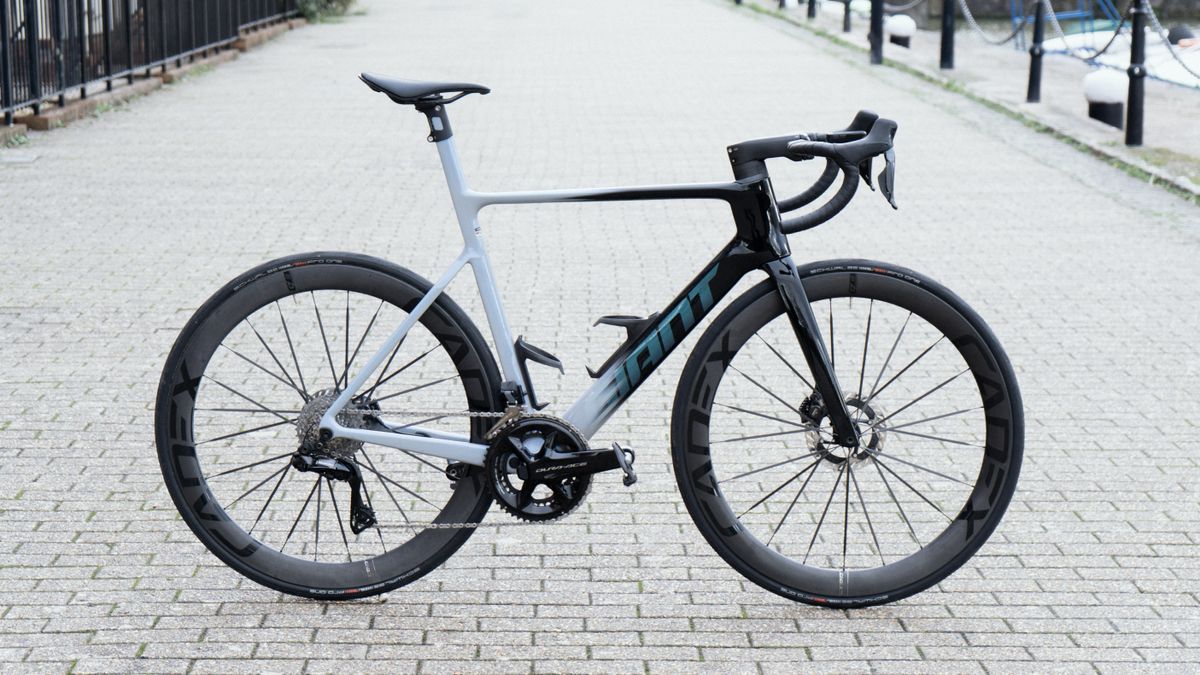 Test du Giant Propel Advanced SL : Montre un peu son âge mais peut encore le mélanger avec les meilleurs